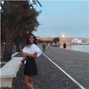 Ciao, ho 18 anni e mi sono diplomata quest’anno con cento centesimi! 
Mi piacerebbe molto aiutare coloro che hanno bisogno di una mano per studiare o fare i compiti!